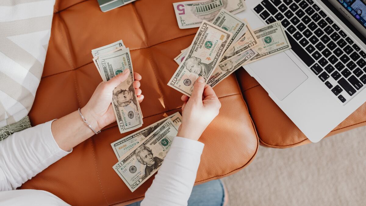 ¿Adiós al dólar en Tijuana? Comienzan a rechazar pagos en dólares