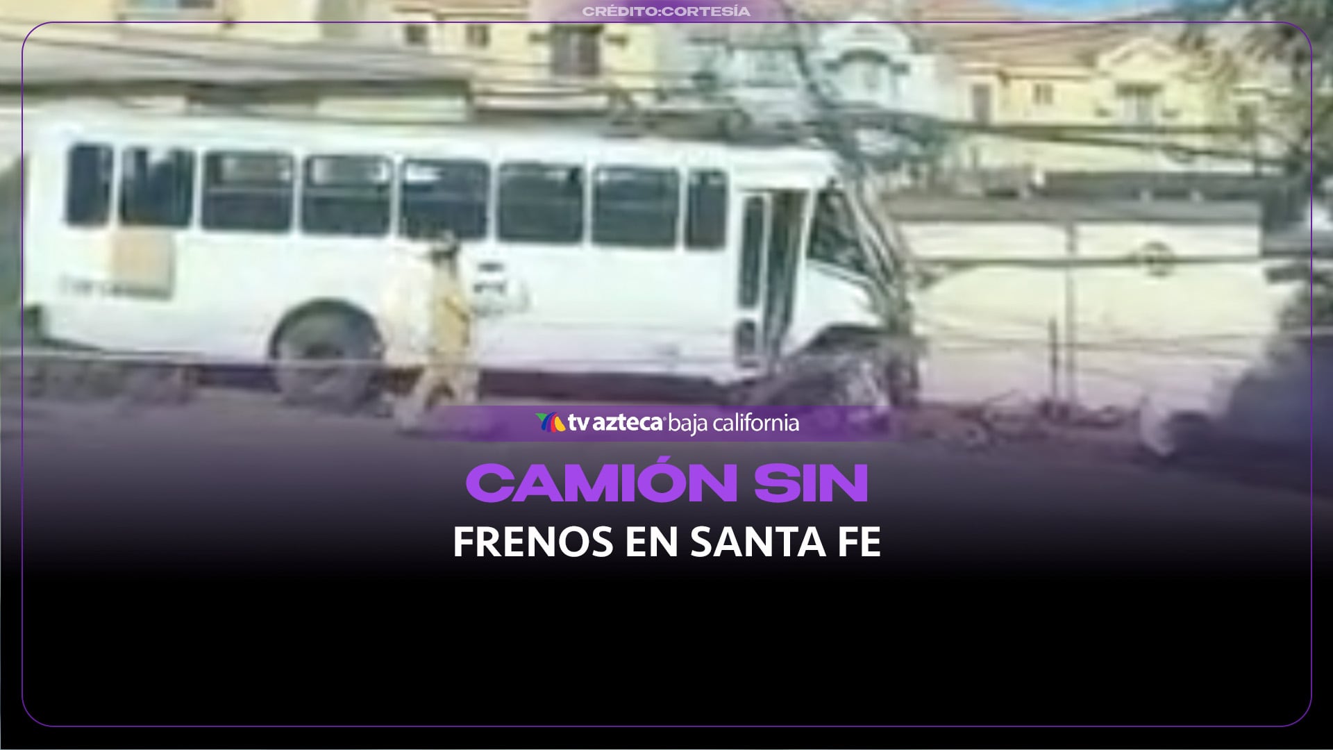 VIDEO: Camión de transporte se estrella contra árboles, una barda y un poste en Santa Fe